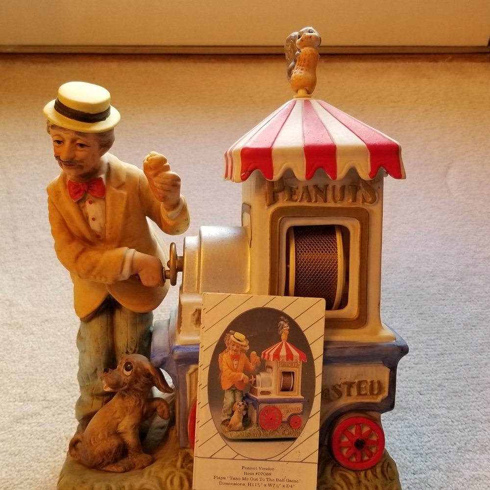 Melody in Motion peanut vendor (bonus separate music box for parts)